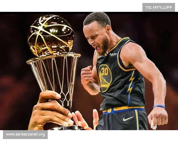 库里赛场再度被高喊MVP镜头完整记录下全场那动情感人瞬间时刻